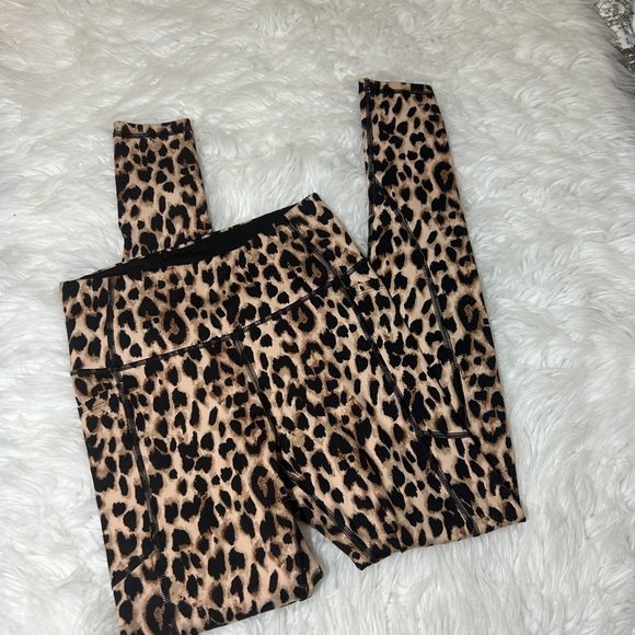 Victoria Secret Leopard Print Leggings Polyester Stretch Women's Size 4 Active - Picture 5 of 11